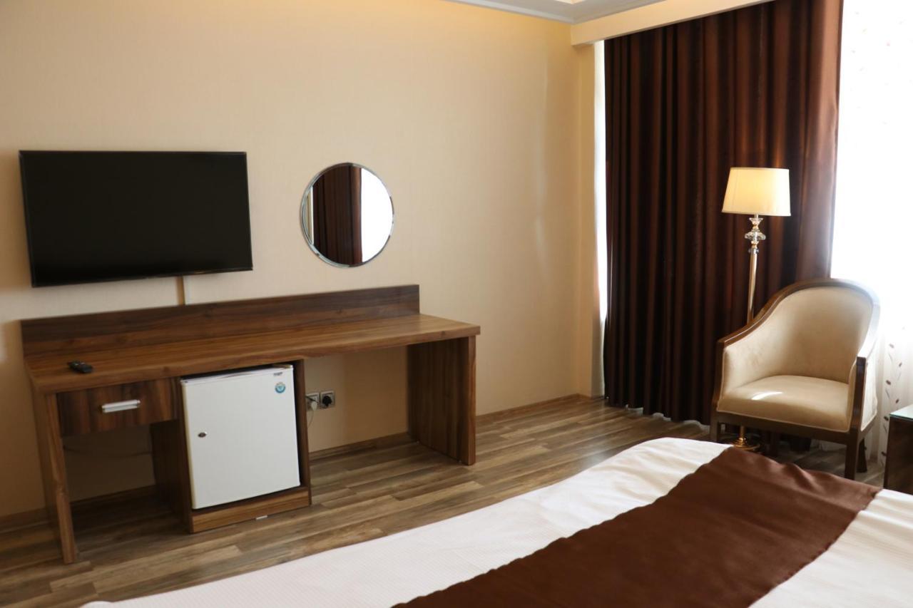 Resort & Hotel Intercontinental Kabul Exterior photo